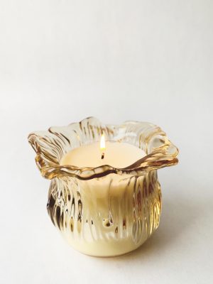 Duftlys blomst 10x8 cm honning (vanilje)