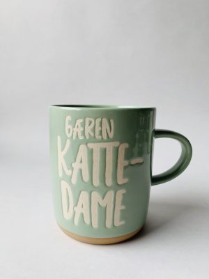 Krus h 9,5 cm "Gæren katte-dame"