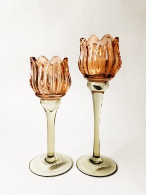 Lysglass blomst h 21,5 cm fersken